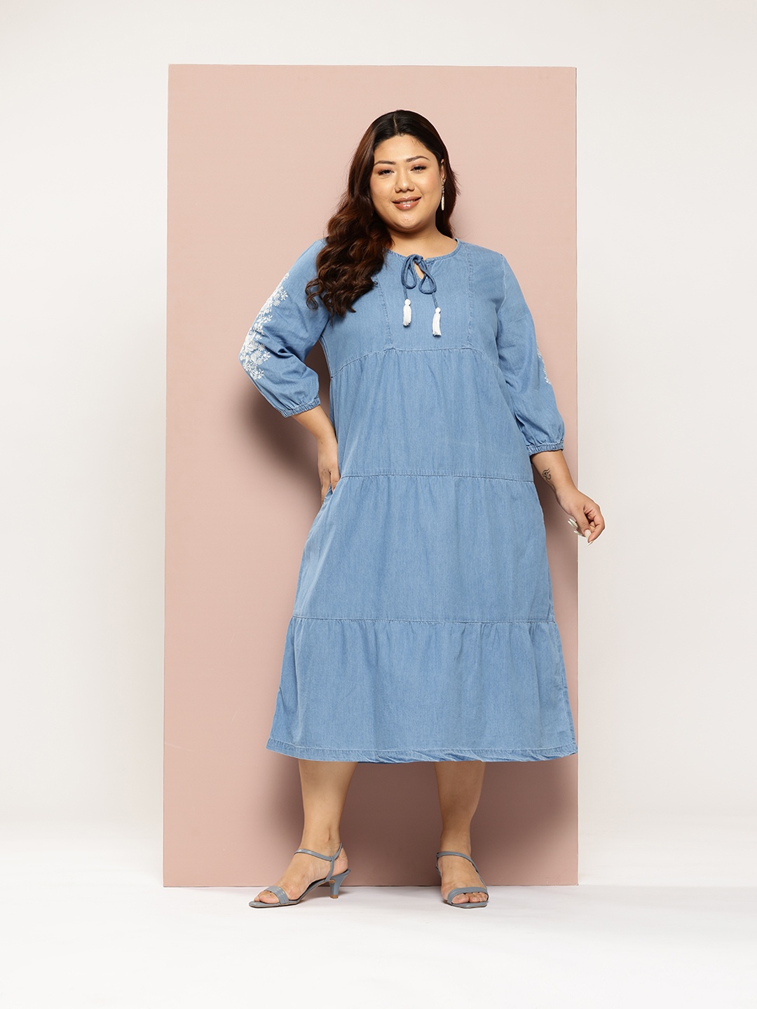 

Sztori Plus Size Tie-up Neck Pure Cotton Tiered Dress, Blue