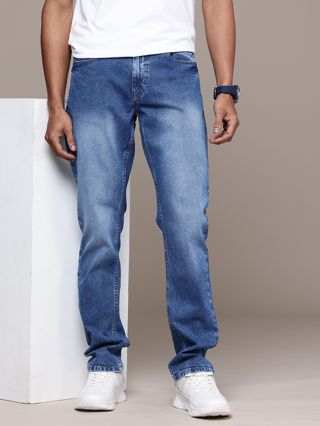 

WROGN Men Straight Fit Heavy Fade Stretchable Jeans, Blue
