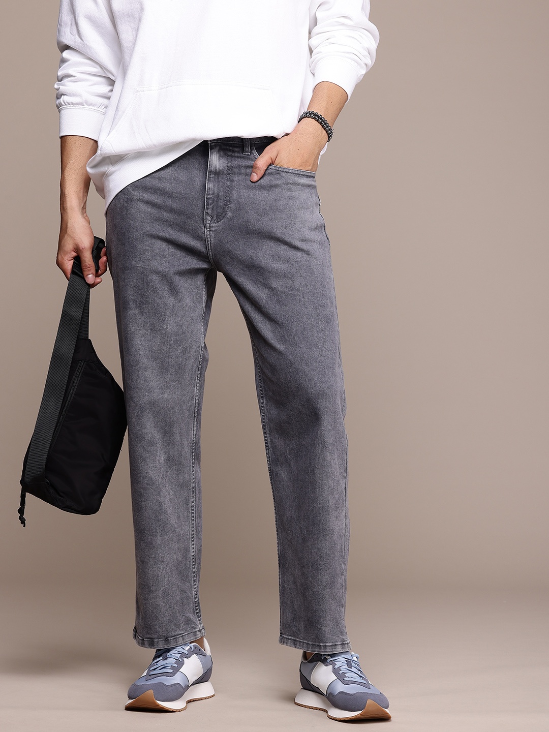 

WROGN Men Loose Fit Heavy Fade Stretchable Jeans, Grey