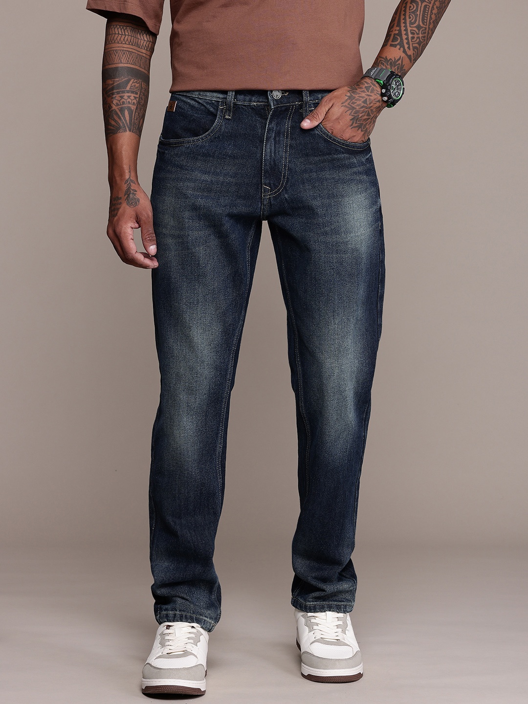 

WROGN Men Relaxed Fit Light Fade Pure Cotton Jeans, Blue