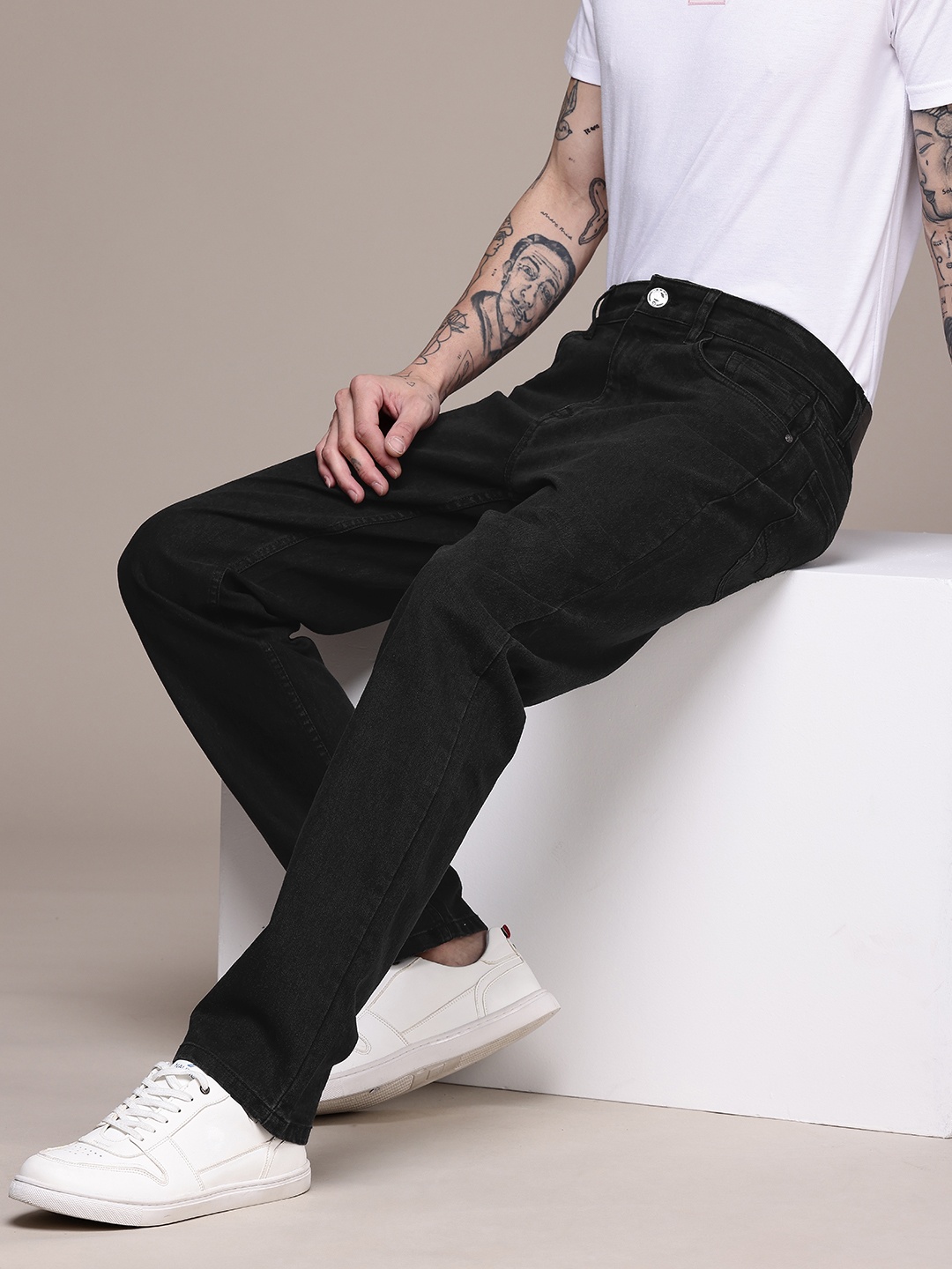 

WROGN Men Relaxed Fit Stretchable Jeans, Black