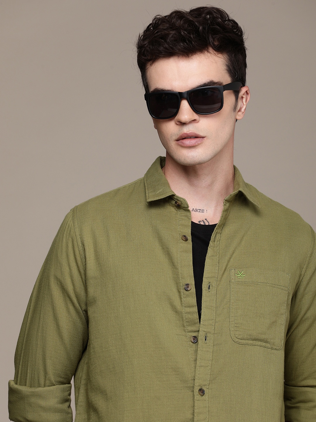

WROGN Pure Cotton Slim Fit Casual Shirt, Green
