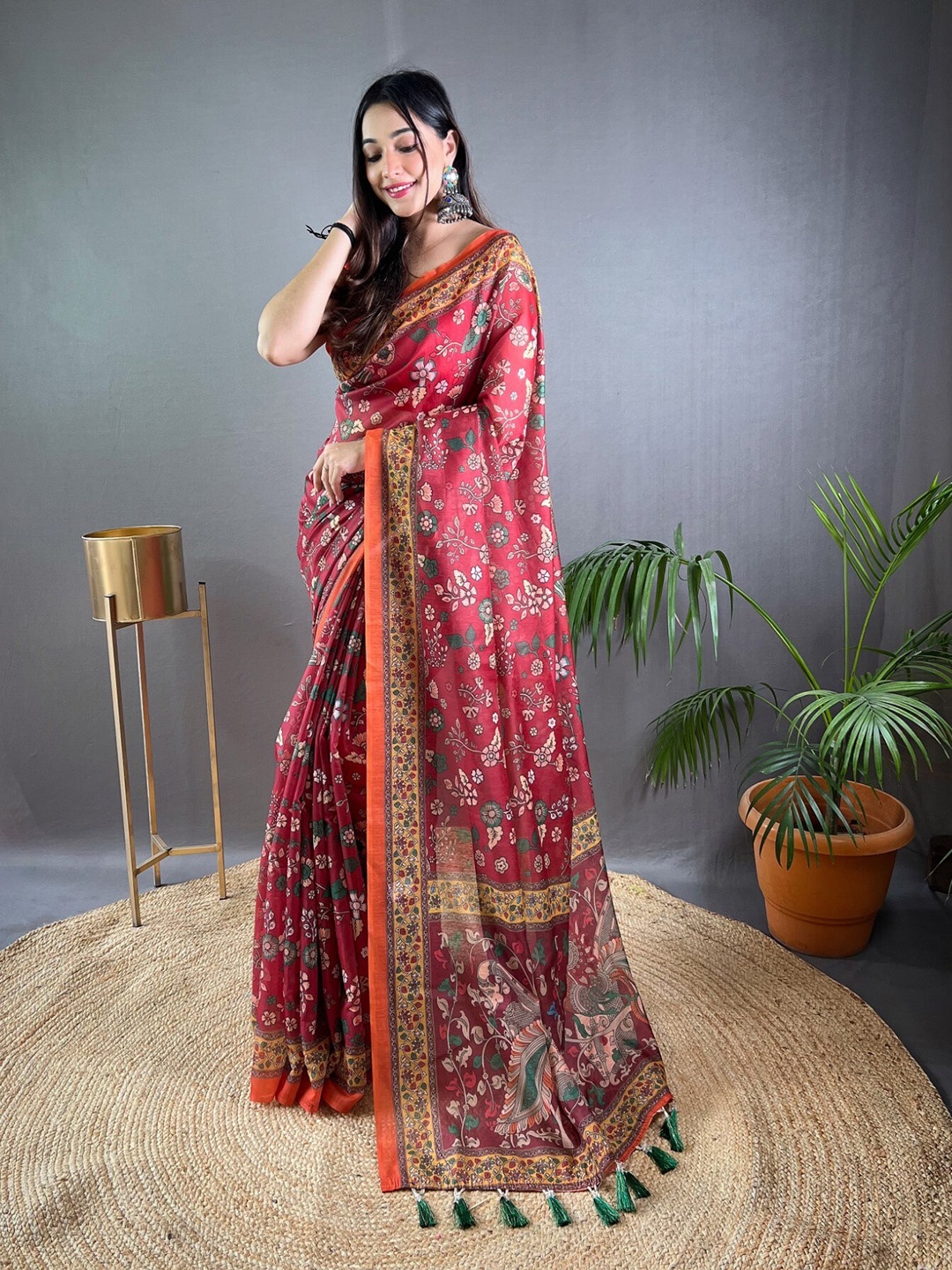 

LeeliPeeri Designer Floral Printed Saree with Tassels, Red