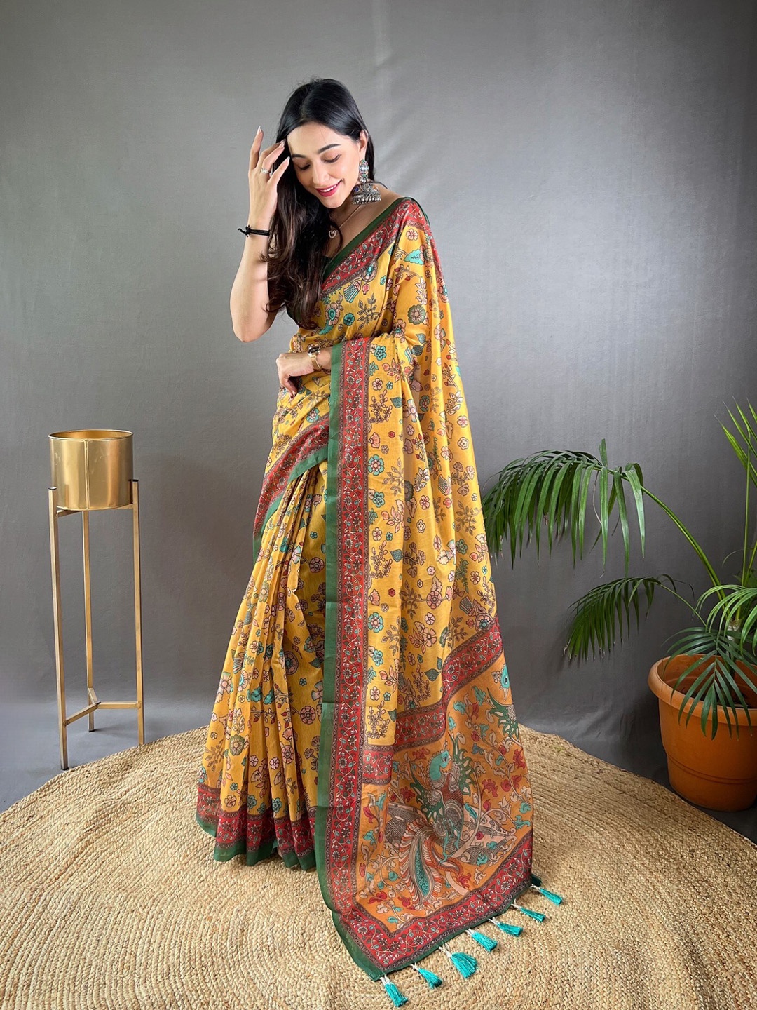 

LeeliPeeri Designer Floral Printed Saree With Tassels, Yellow