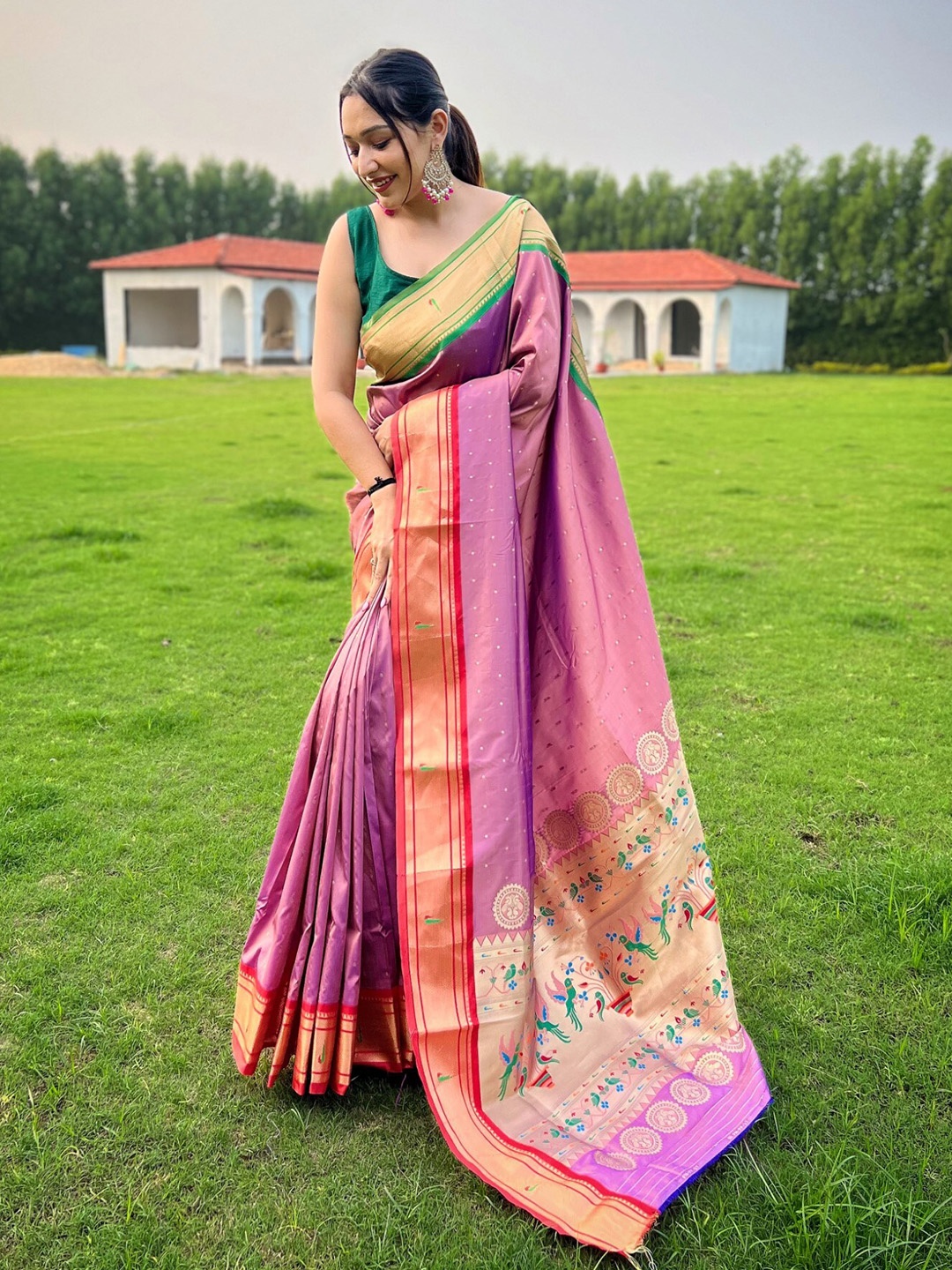 

LeeliPeeri Designer Woven Design Zari Saree, Pink