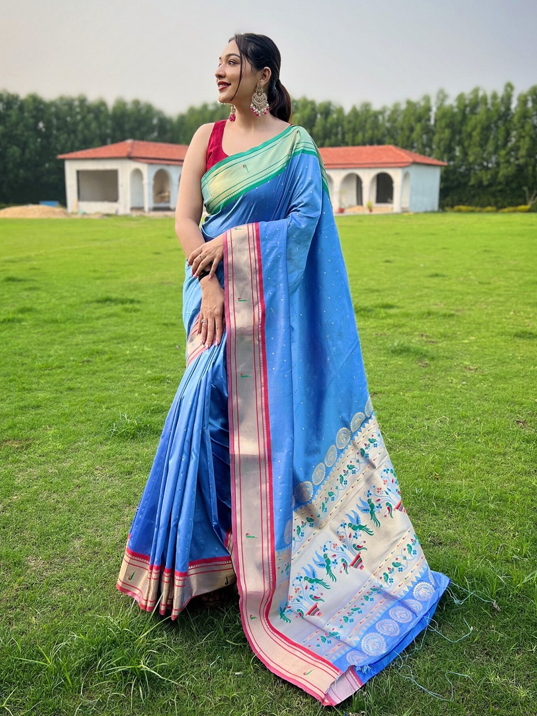 

LeeliPeeri Designer Woven Design Zari Saree, Blue