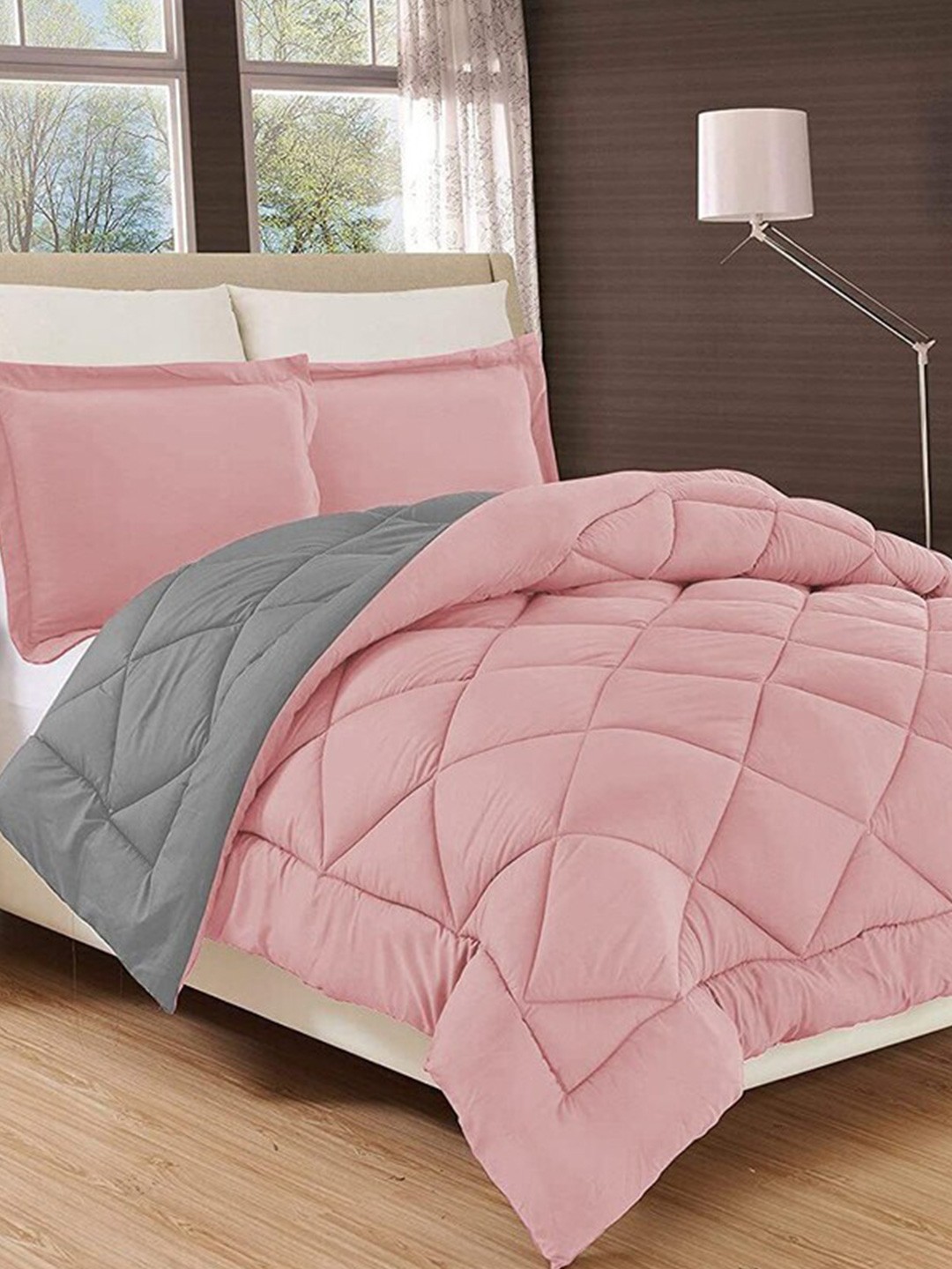 

RF RELAXFEEL Peach & Grey Geometric Heavy Winter 233 GSM Double Bed Quilt