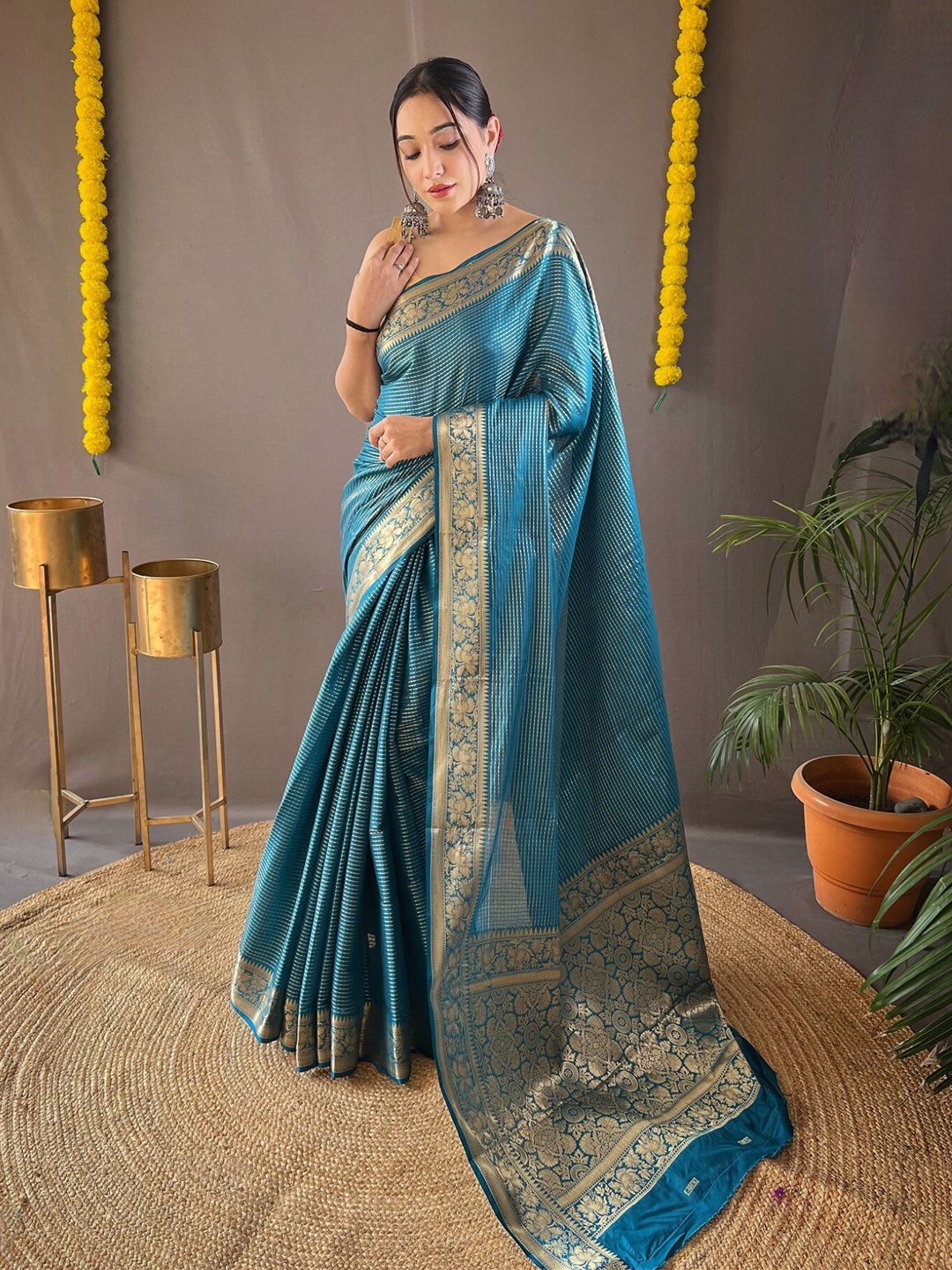 

LeeliPeeri Designer Ethnic Woven Design Zari Saree, Blue