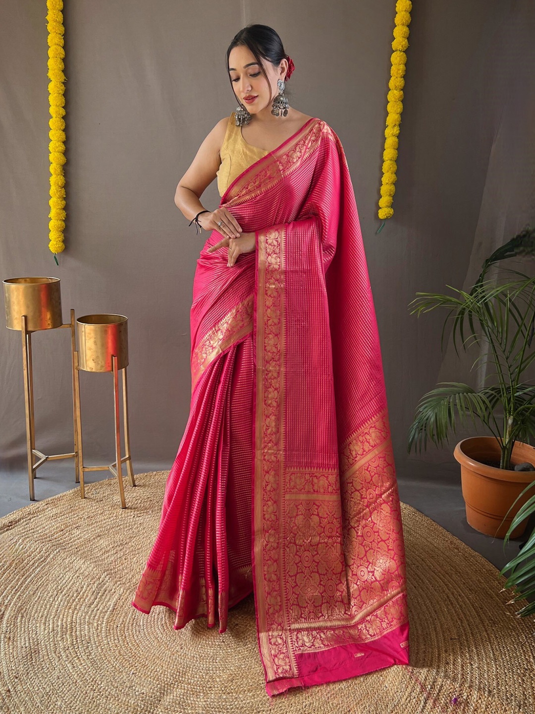 

LeeliPeeri Designer Ethnic Woven Design Zari Saree, Pink