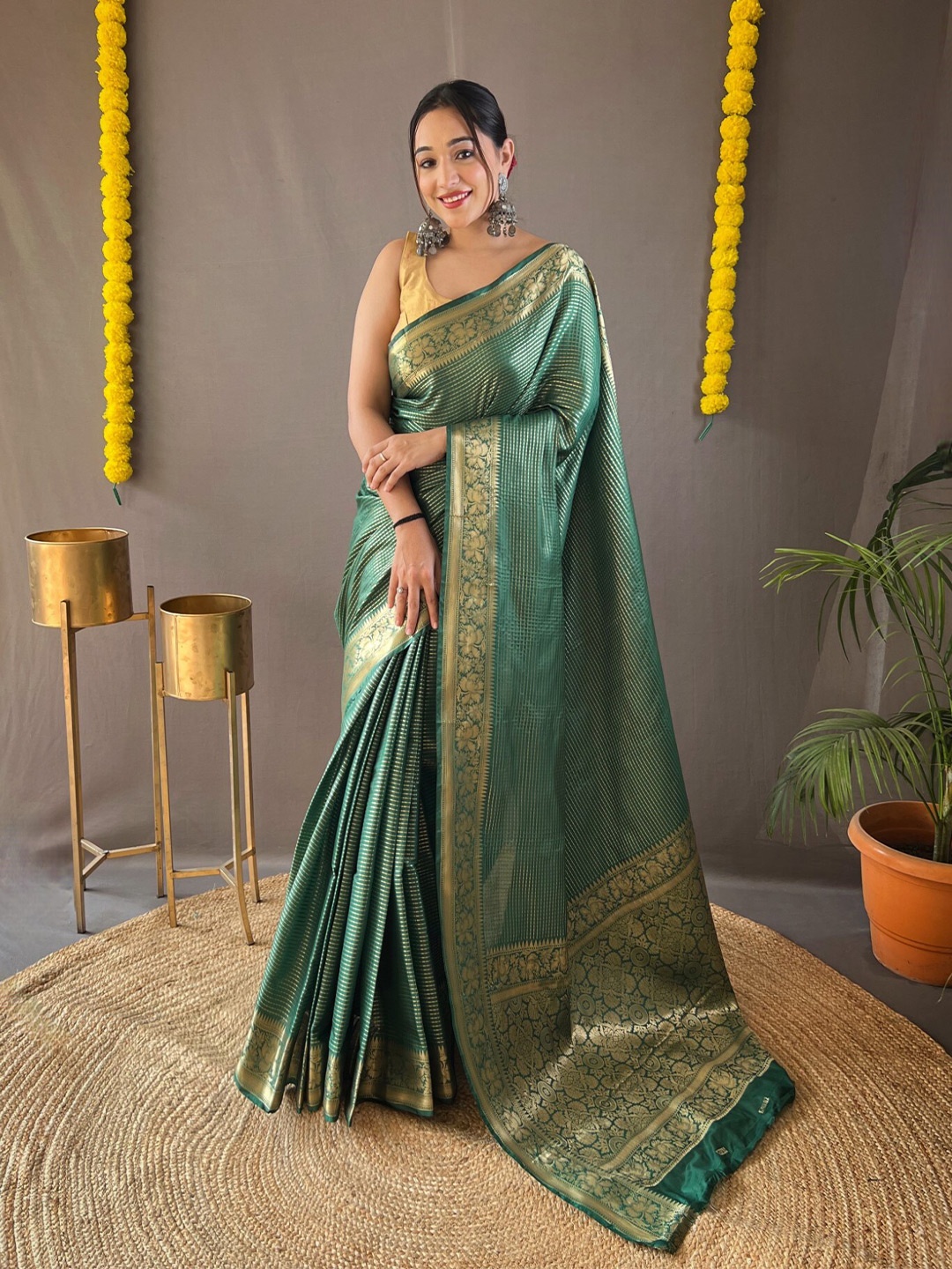 

LeeliPeeri Designer Ethnic Woven Design Zari Saree, Green