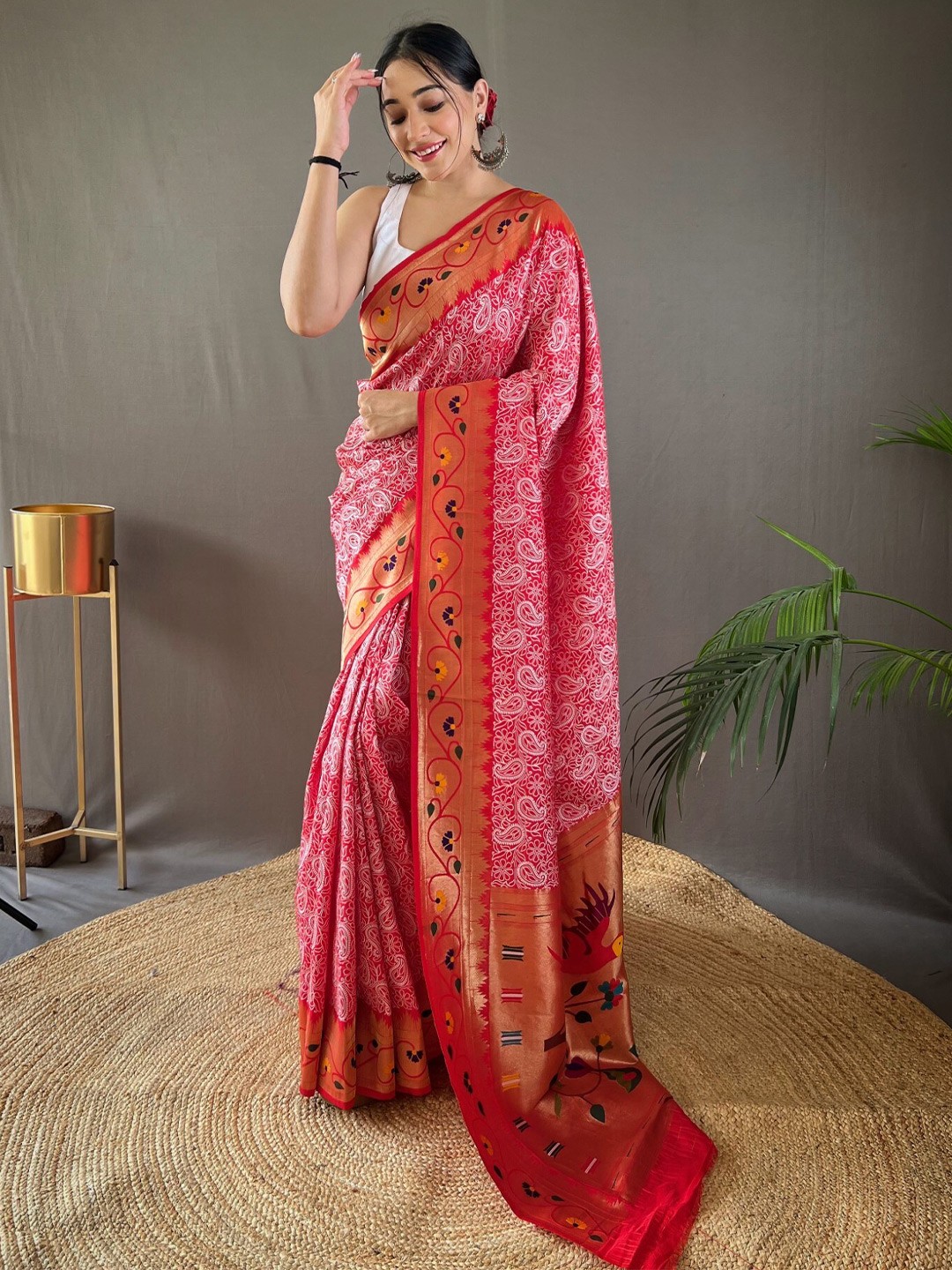 

LeeliPeeri Designer Paisley Zari Paithani Saree, Red