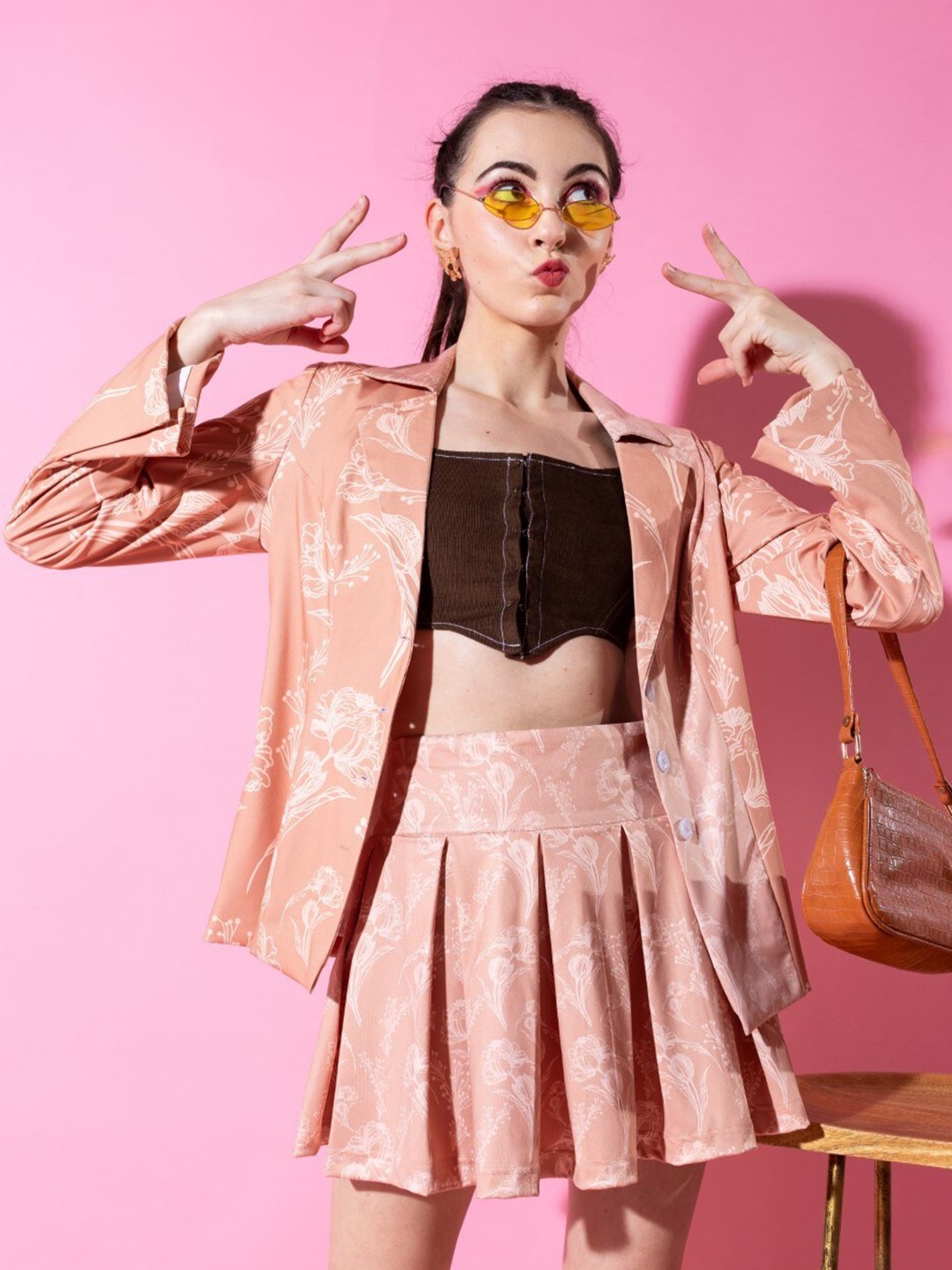 

Stylecast X Hersheinbox Peach-coloured Floral Printed Notched Lapel Collar Neck Co-Ords