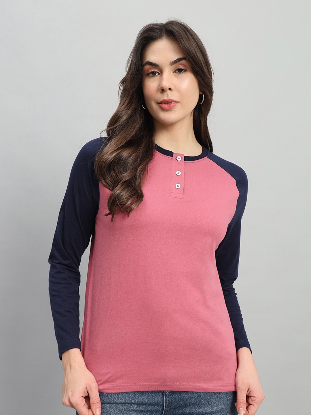 

The Dry State Rose Henley Neck Raglan Sleeves Cotton T-shirt