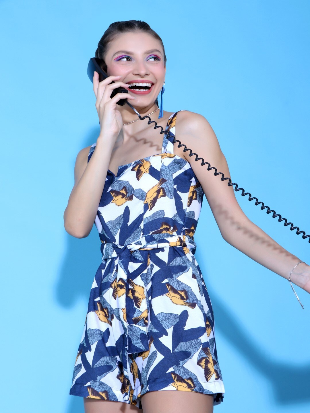 

Stylecast X Hersheinbox Blue & White Conversational Printed Shoulder Straps Playsuit