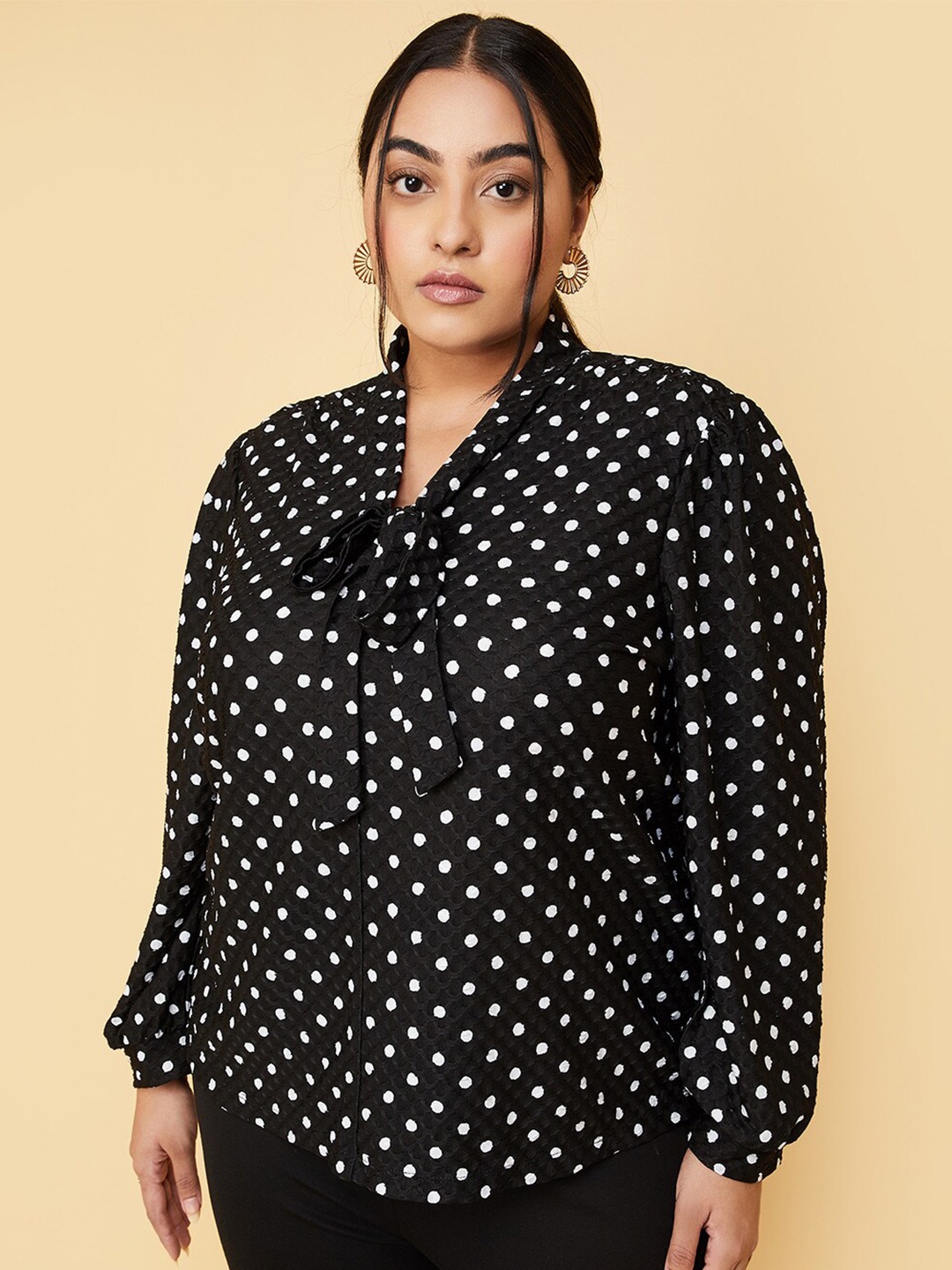 

max Round Neck Polka Dot Printed Long Sleeves Top, Black