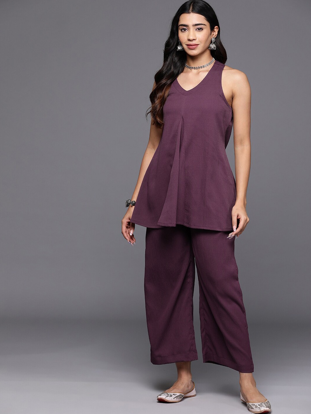 

Varanga Halter Neck Kurti With Trouser, Mauve