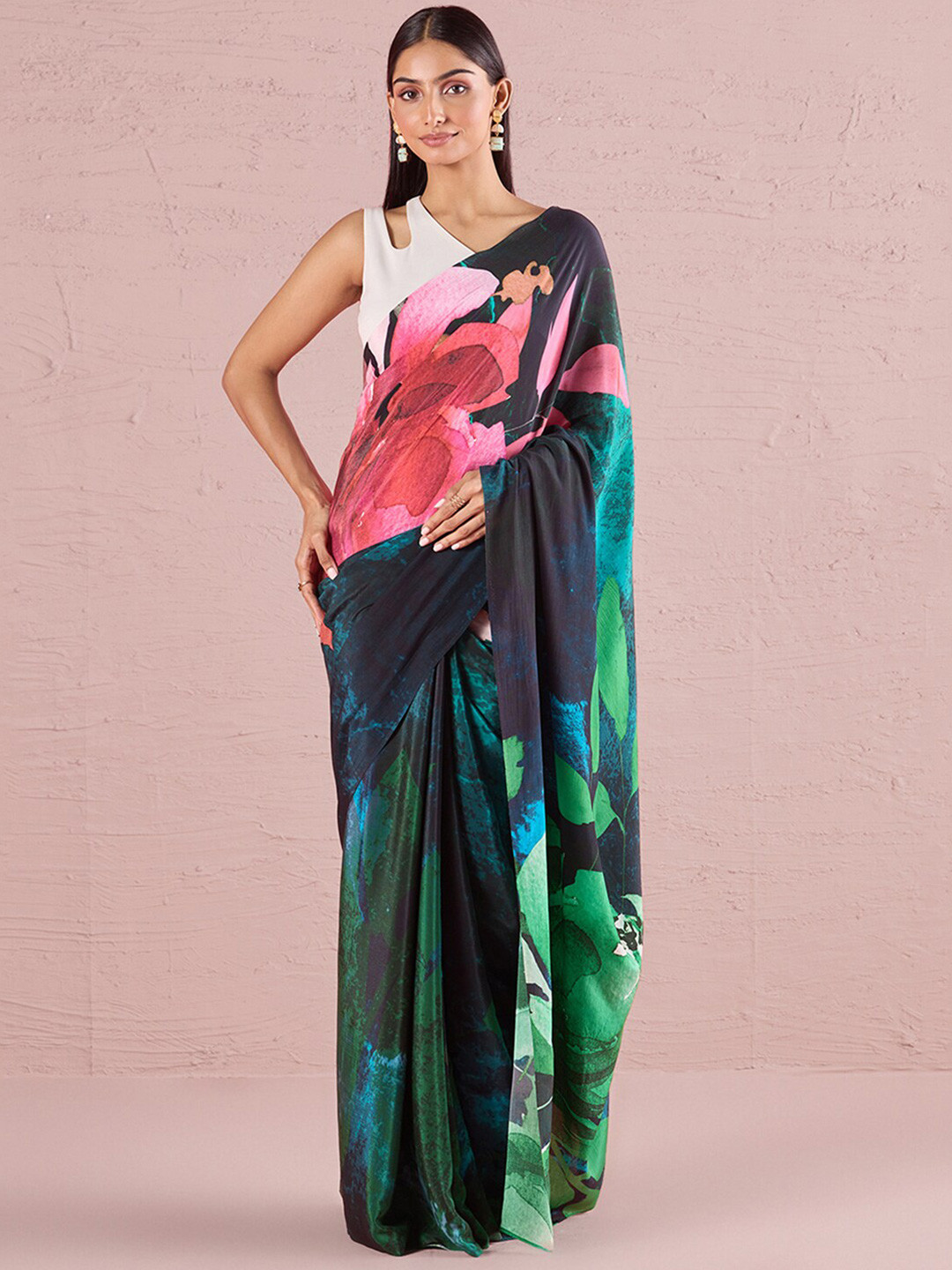 

navyasa by liva Floral Printed Liva Saree, Green