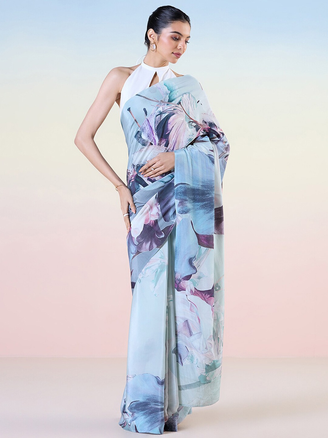 

navyasa by liva Floral Printed Saree, Grey