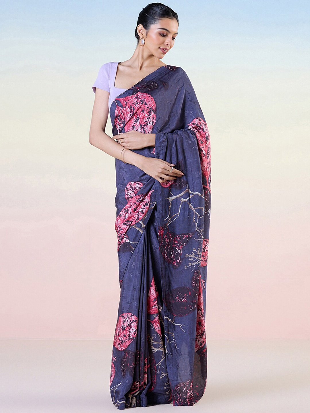 

navyasa by liva Blue & Pink Floral Printed Liva Saree