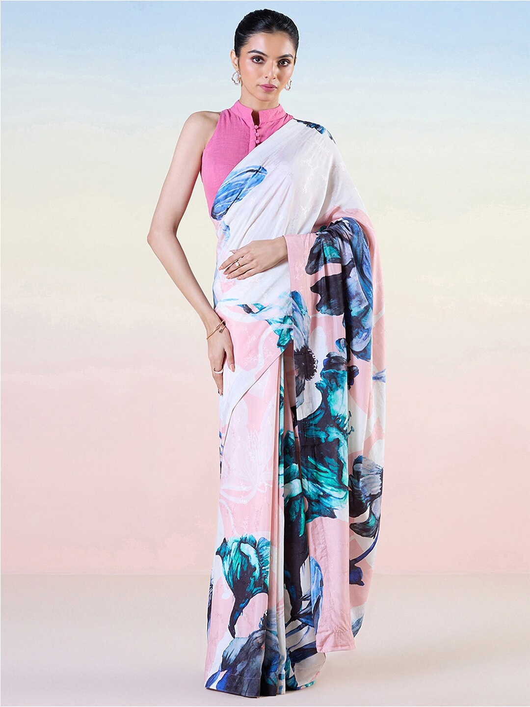 

navyasa by liva Floral Printed Saree, Pink