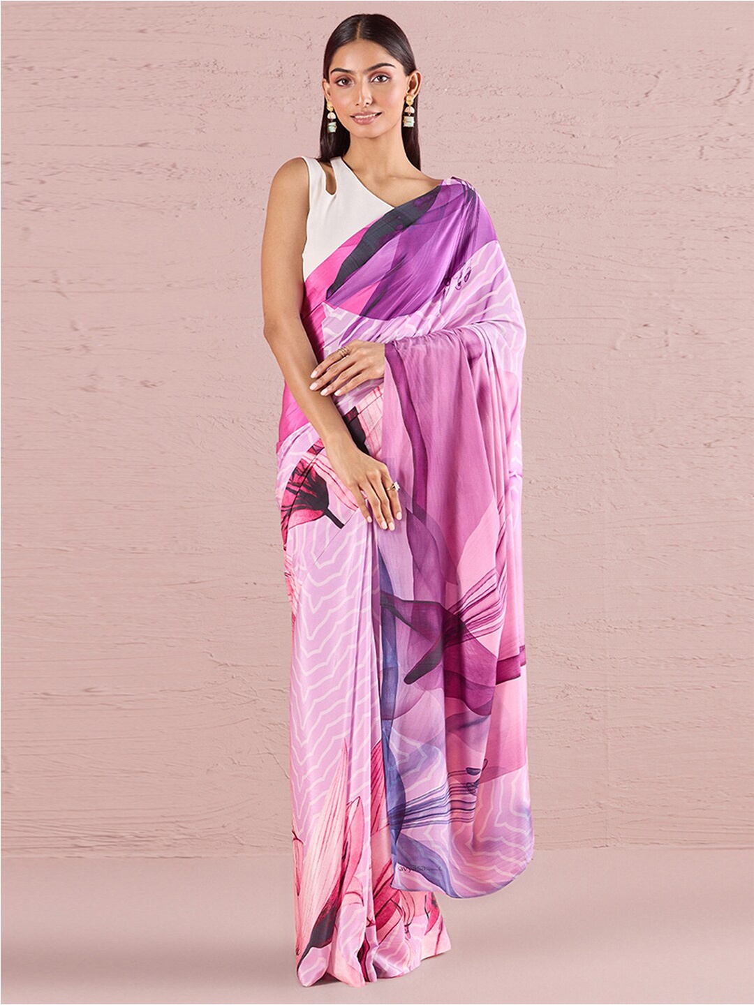 

navyasa by liva Abstract Printed Liva Saree, Purple