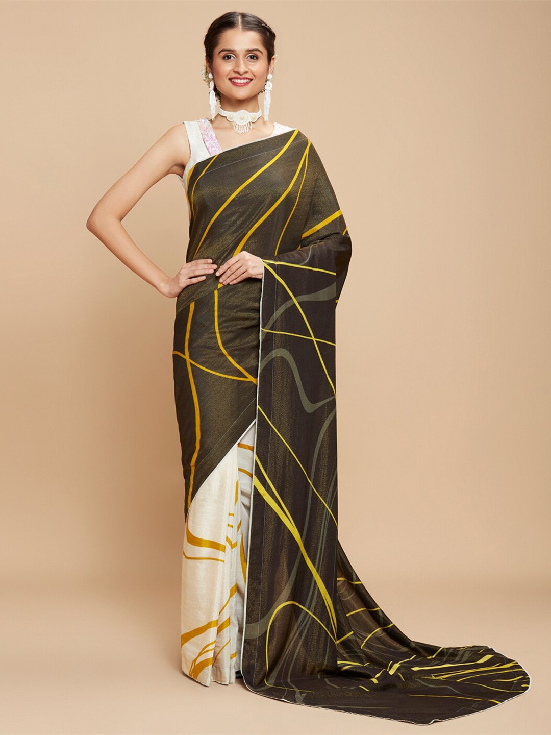 

navyasa by liva Abstract Printed Saree, Black