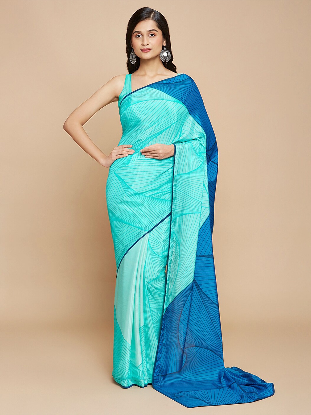 

navyasa by liva Geometric Printed Saree, Blue