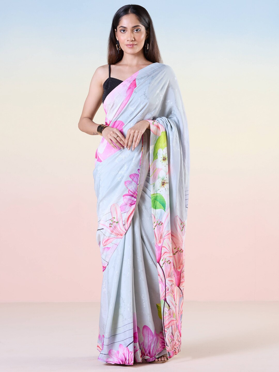 

navyasa by liva Floral Printed Liva Saree, Grey