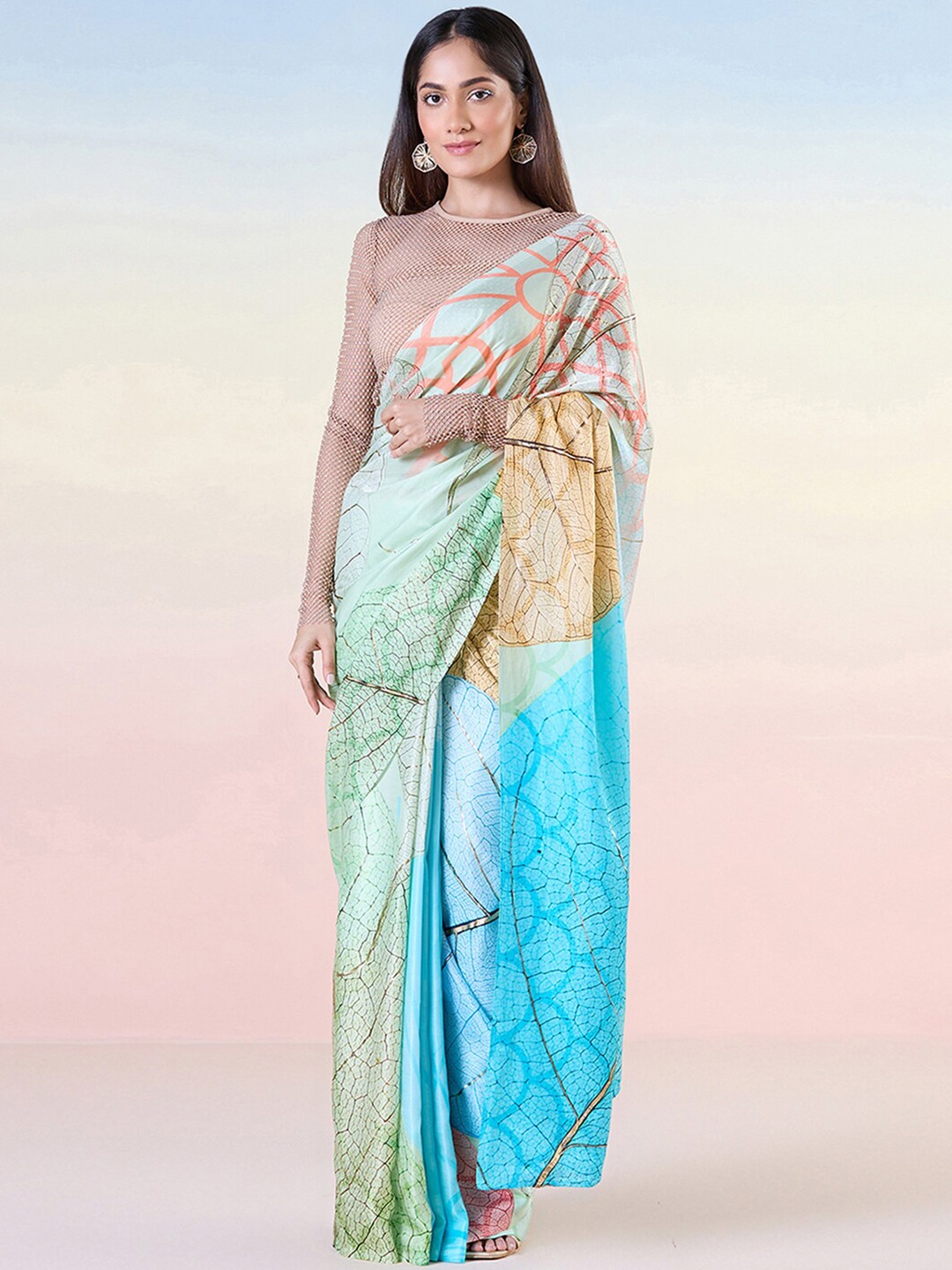 

navyasa by liva Abstract Printed Liva Saree, Blue