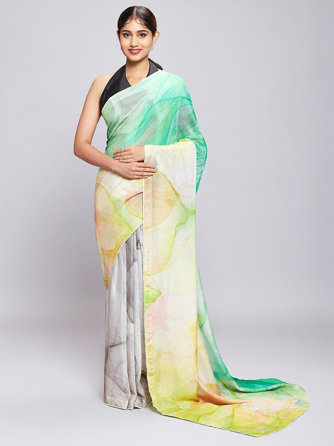 

navyasa by liva Abstract Printed Liva Saree, Green