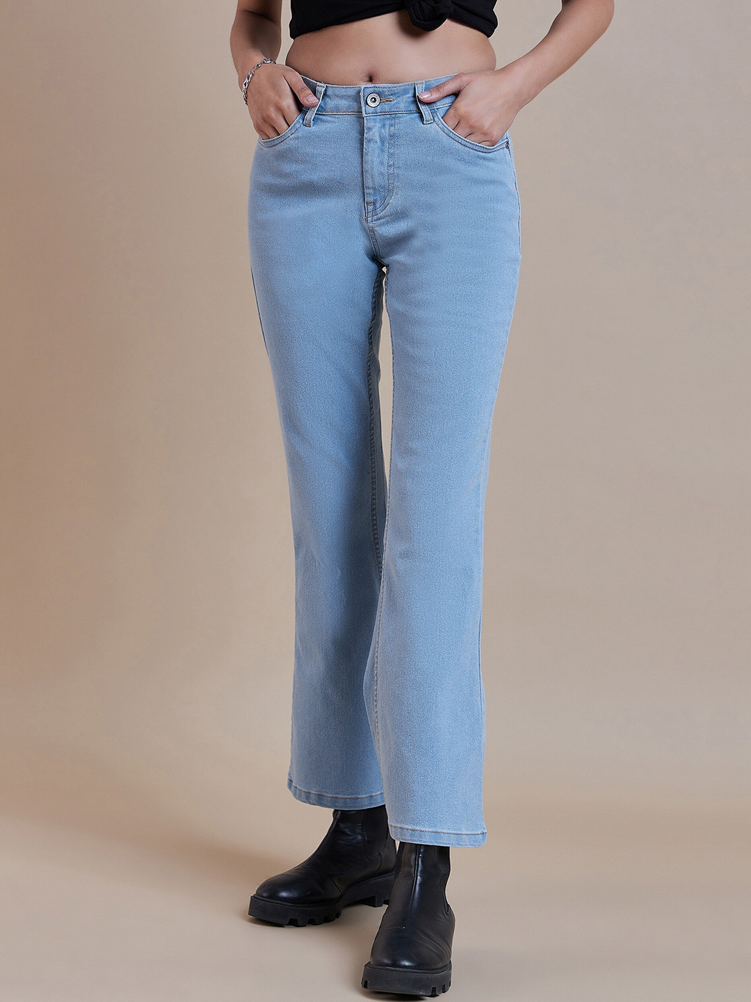 

The Roadster Lifestyle Co. Women Blue Flared No Fade Clean Look Stretchable Jeans