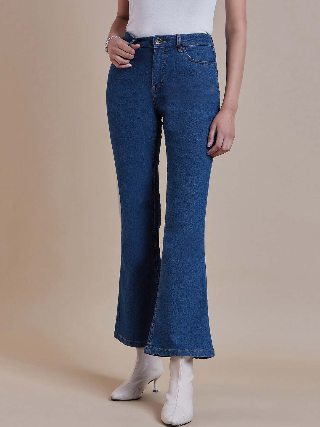 

The Roadster Lifestyle Co. Women Blue Flared Clean Look No Fade Stretchable Jeans