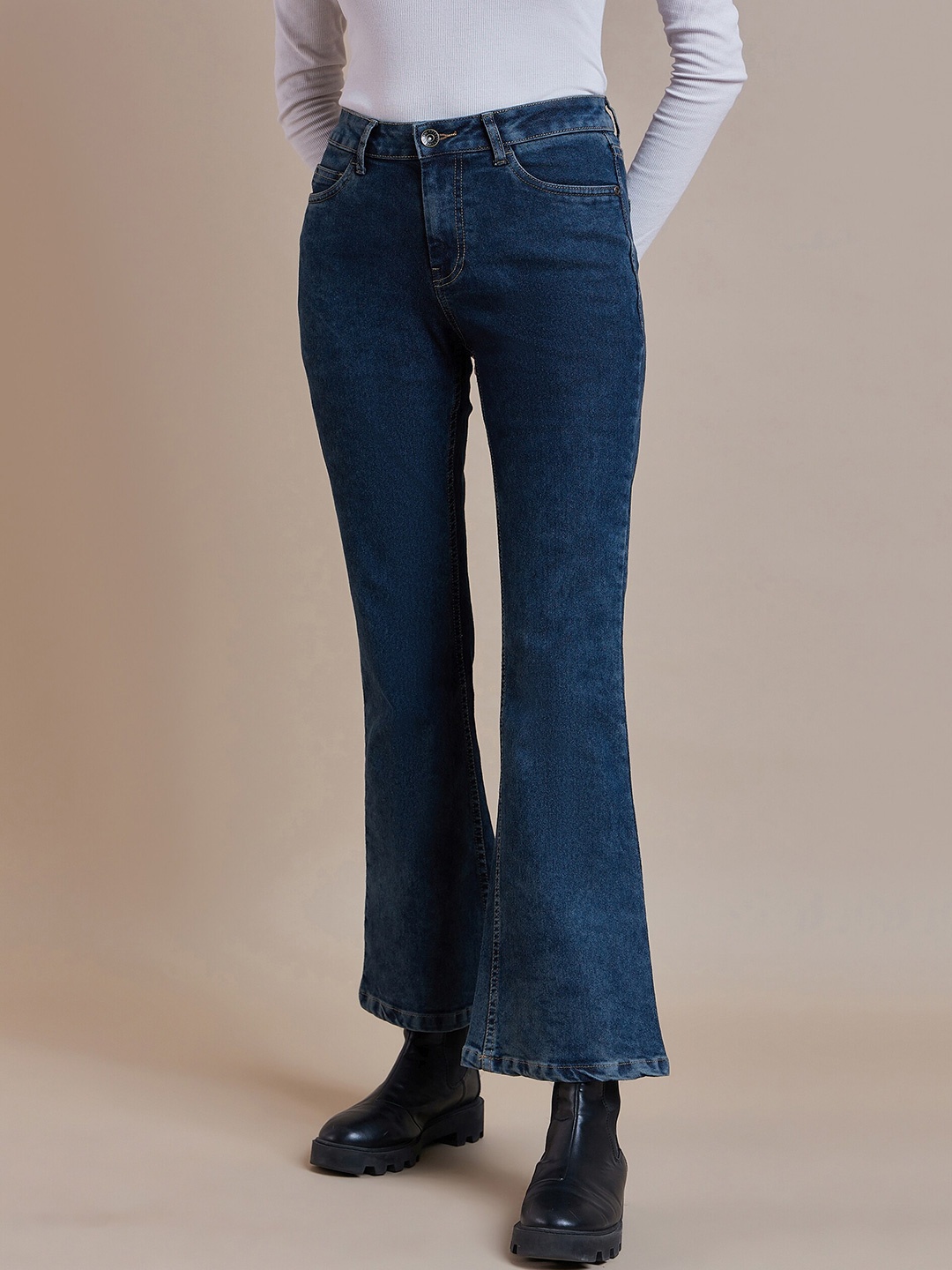 

The Roadster Lifestyle Co. Women Blue Flared Clean Look No Fade Stretchable Jeans