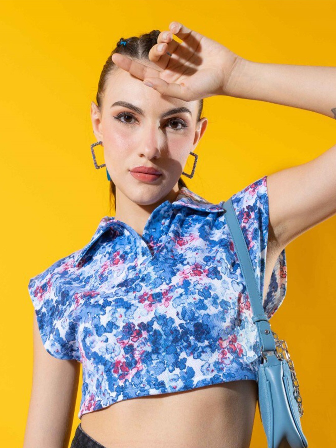 

Stylecast X Hersheinbox Shirt Collar Sleeveless Floral Print Cotton Crop Top, Blue