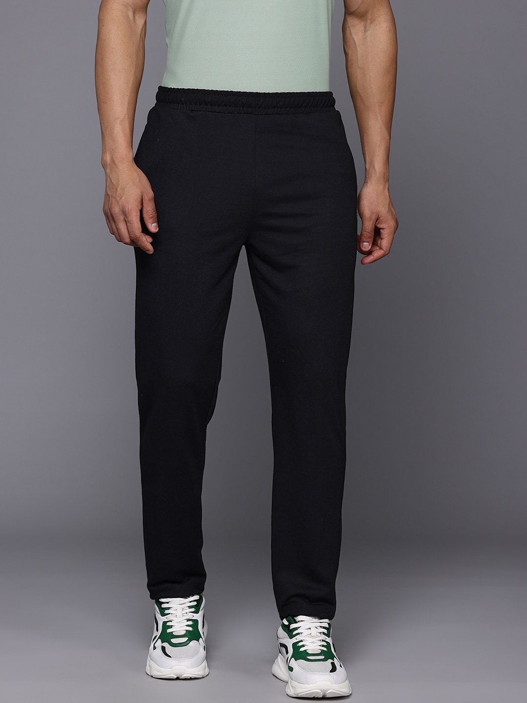 

HRX by Hrithik Roshan Men Regular Fit Lifestyle Track Pants, Black