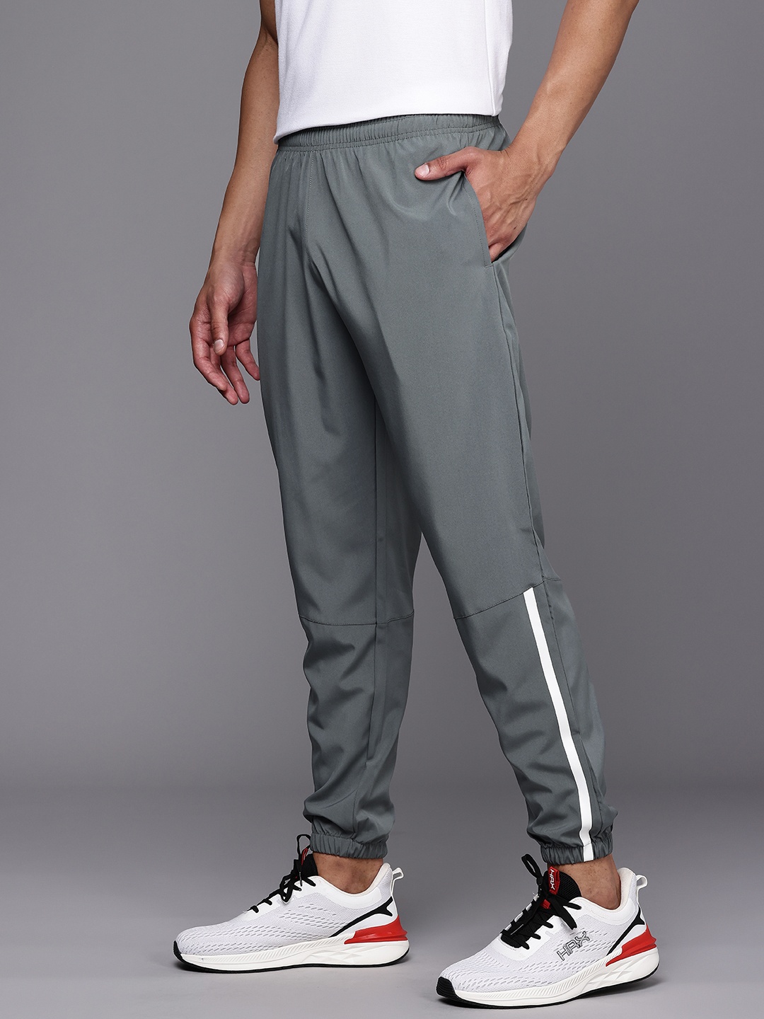 

HRX by Hrithik Roshan Men Lifestyle Rapid Dry & Antimicrobial Finish Joggers, Grey