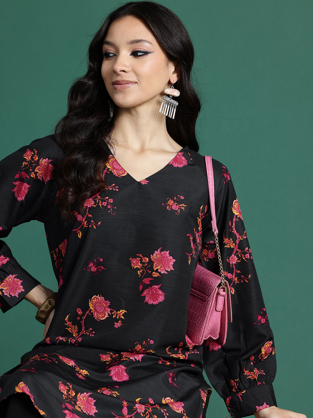 

Sangria Puff Sleeves Floral Printed Kurta, Black