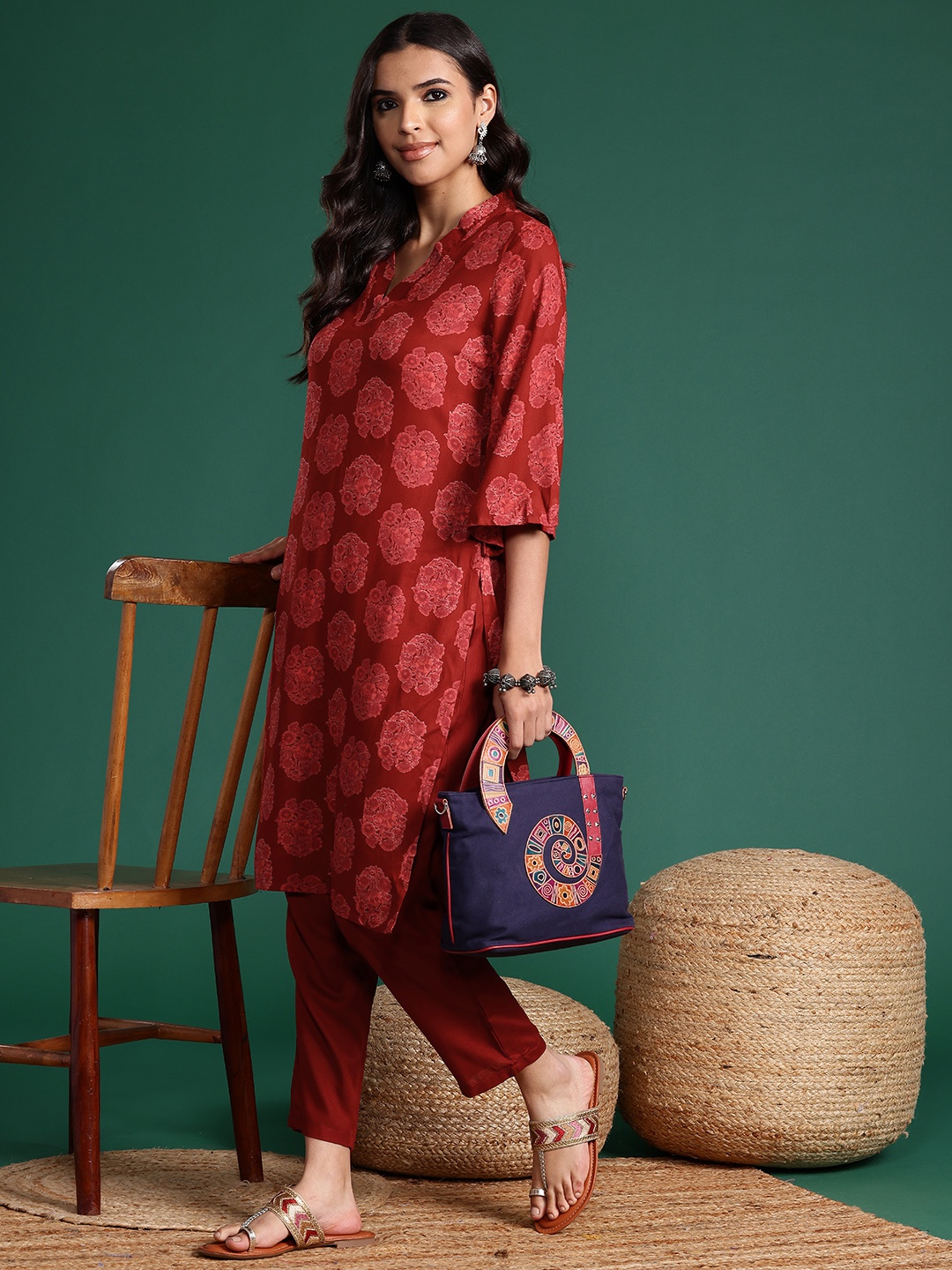 

Sangria Floral Print Regular Kurta with Trousers, Maroon