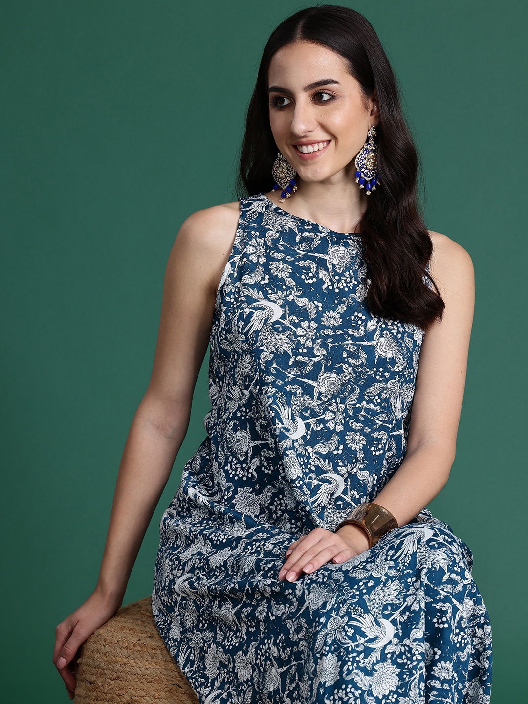 

Sangria Floral Printed Sleeveless Fusion Kurta Set, Blue