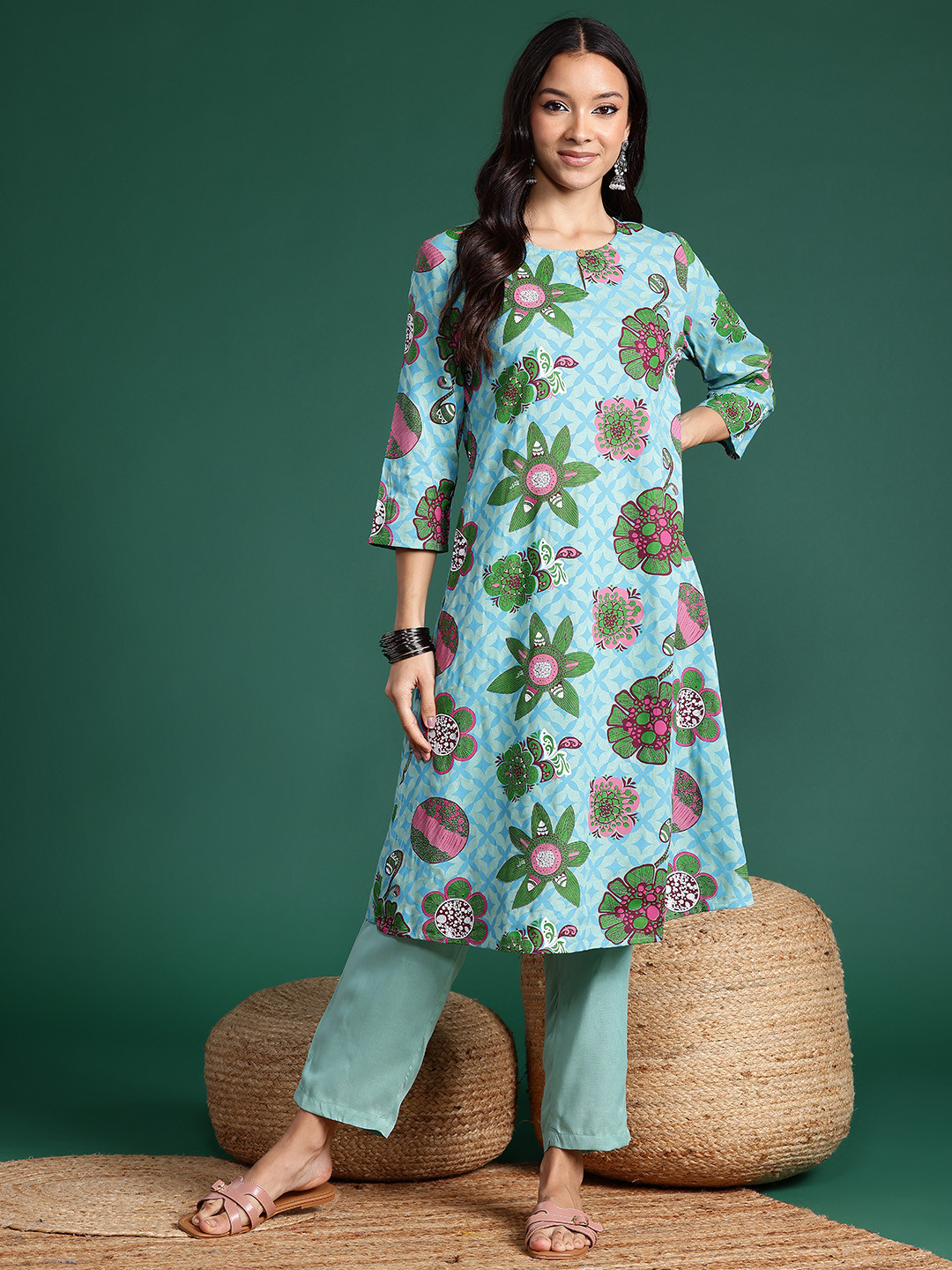 

Sangria Women Ethnic Motifs Printed Kurta with Trousers, Green