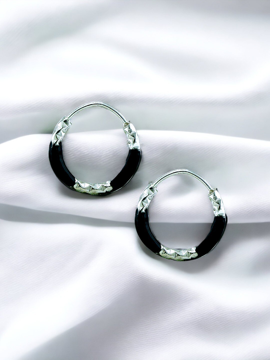 

Taraash 925 Sterling Silver Contemporary Hoop Earrings