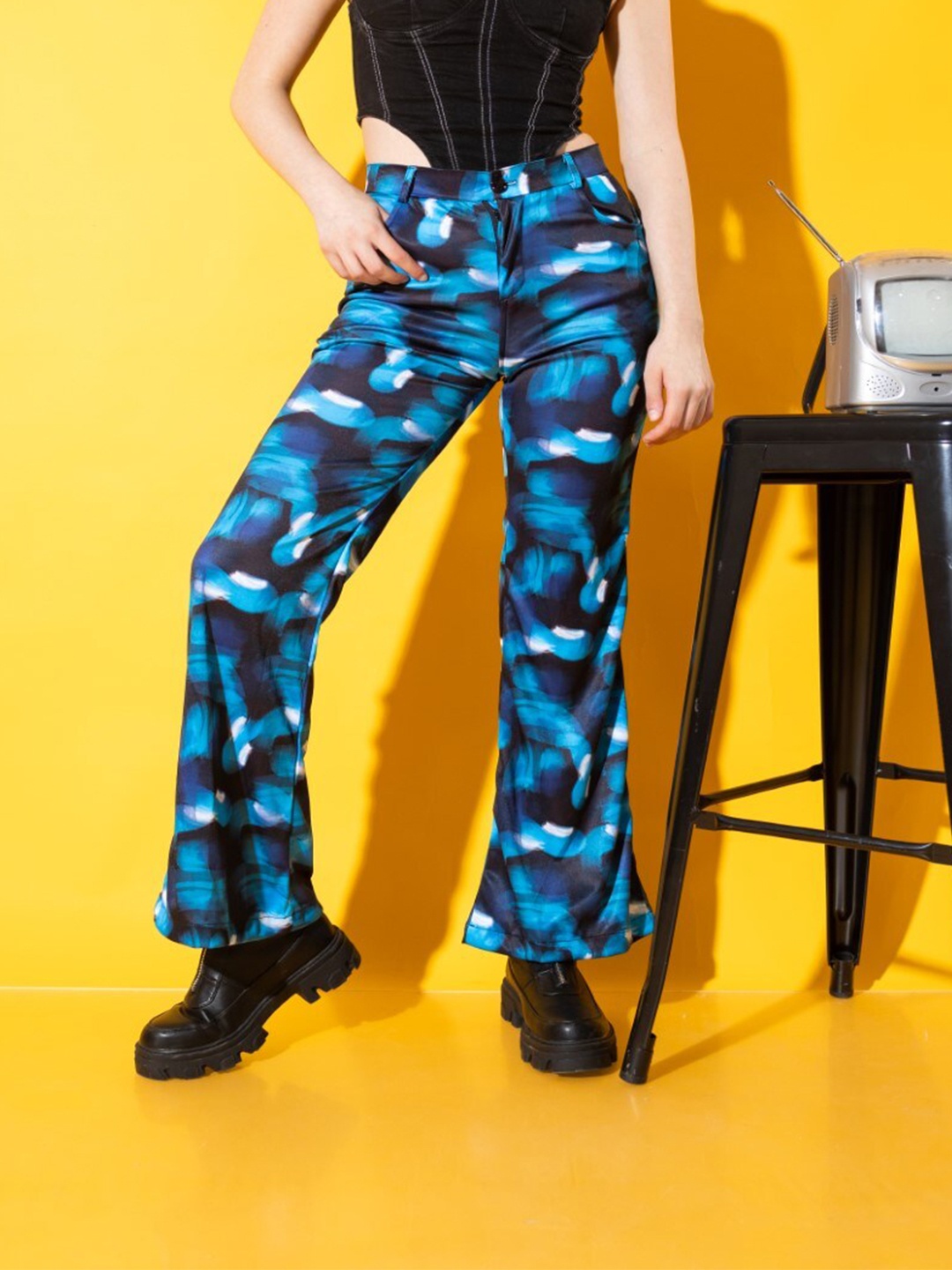 

Stylecast X Hersheinbox Women Blue Abstract Printed High-Rise Trousers