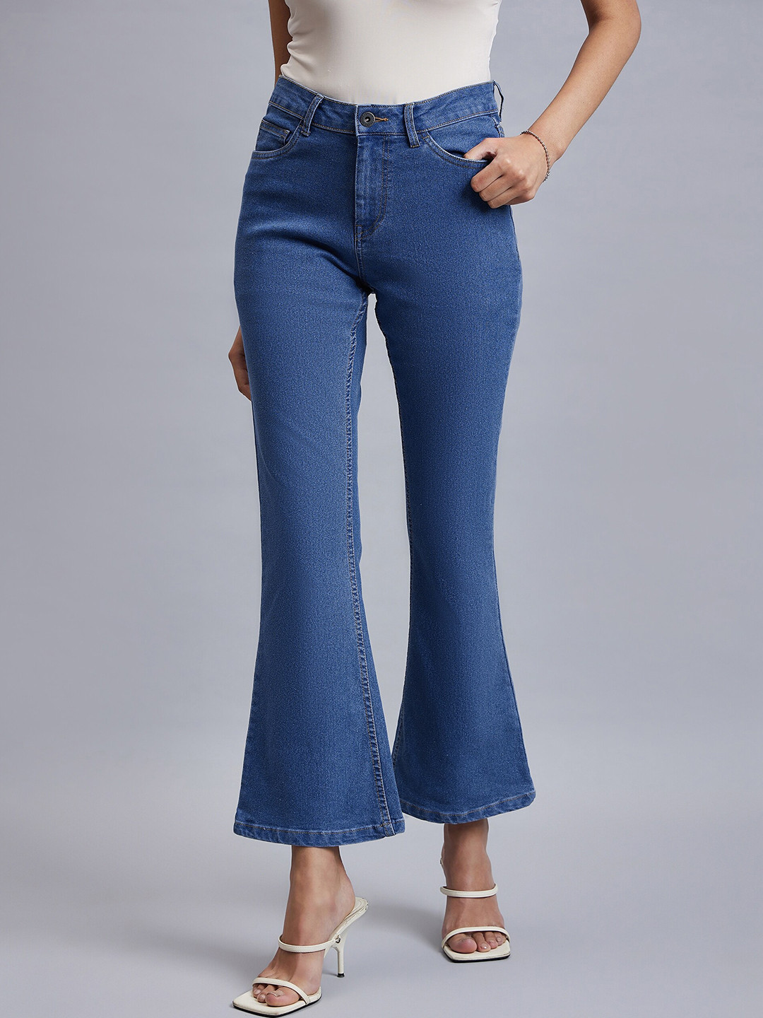 

Chemistry Women Comfort Flared Mid-Rise Dark Shade Stretchable Cropped Jeans, Blue