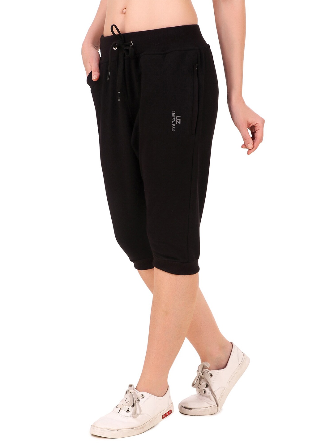 

UZARUS Mid-Rise Cotton Capris, Black