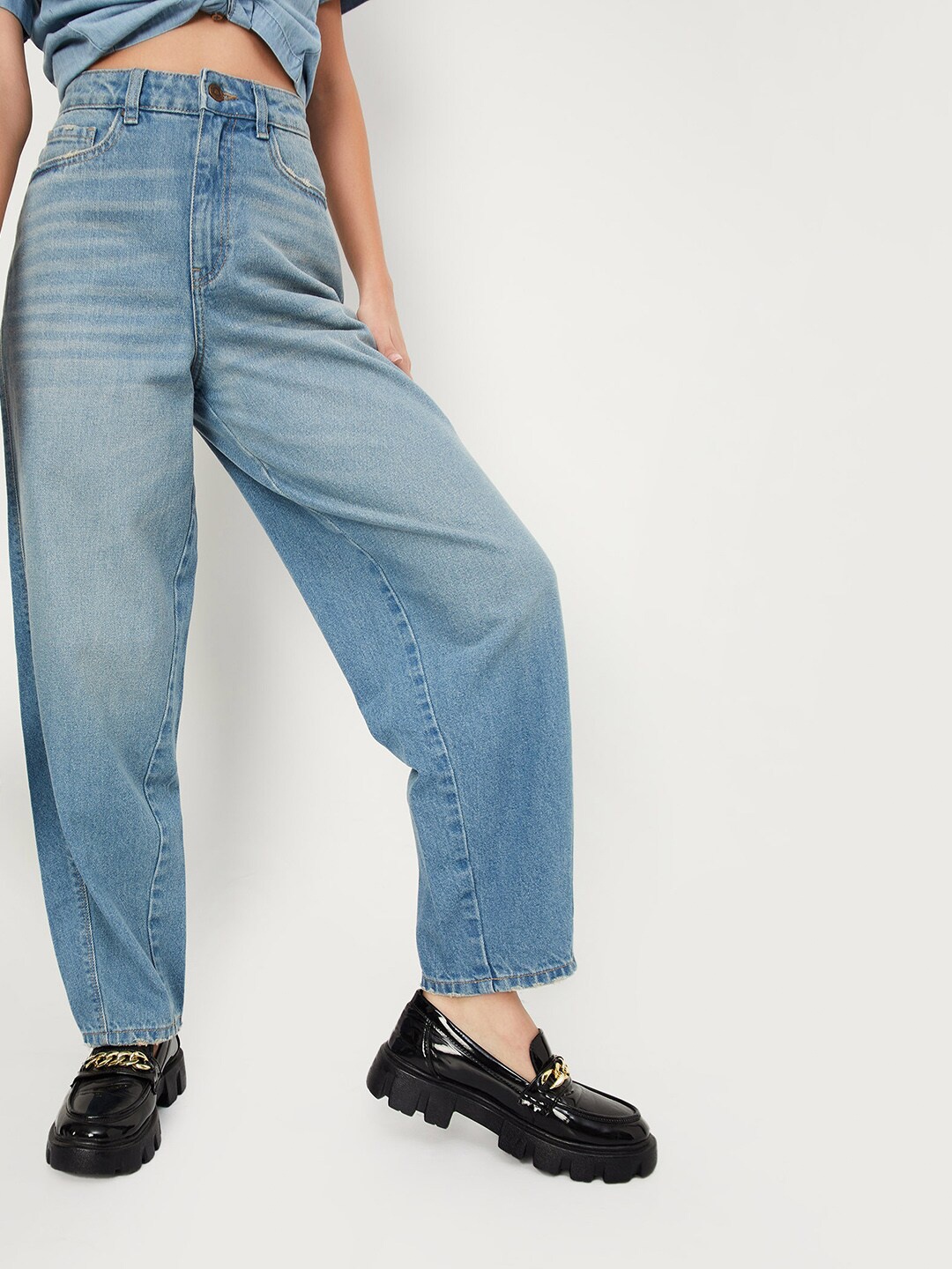 

max Women Pure Cotton High-Rise Boyfriend Fit Light Fade Jeans, Blue