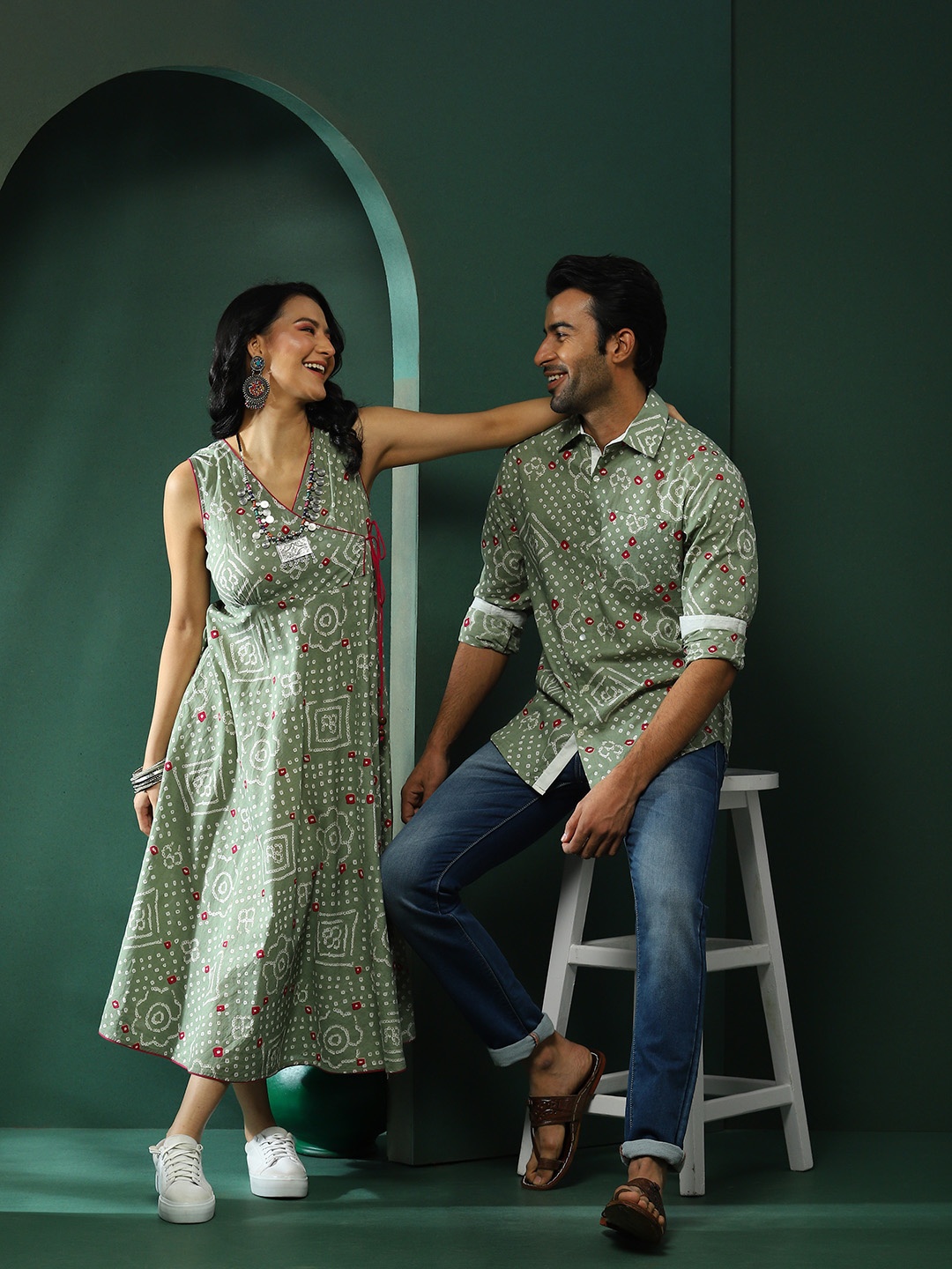 

AKS Bandhani Printed Opaque Cotton Casual Shirt, Green