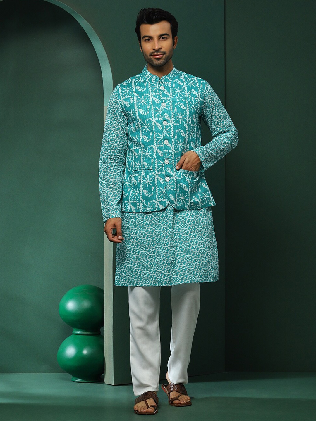 

AKS Ethnic Motifs Printed Cotton Straight Kurta With Nehru Jacket, Blue