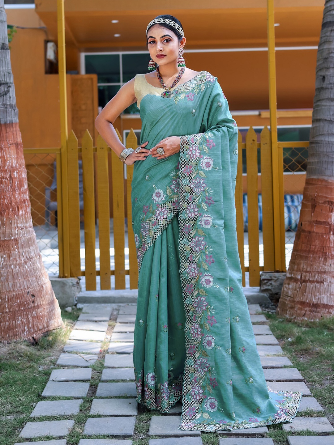 

LeeliPeeri Designer Floral Embroidered Saree, Teal