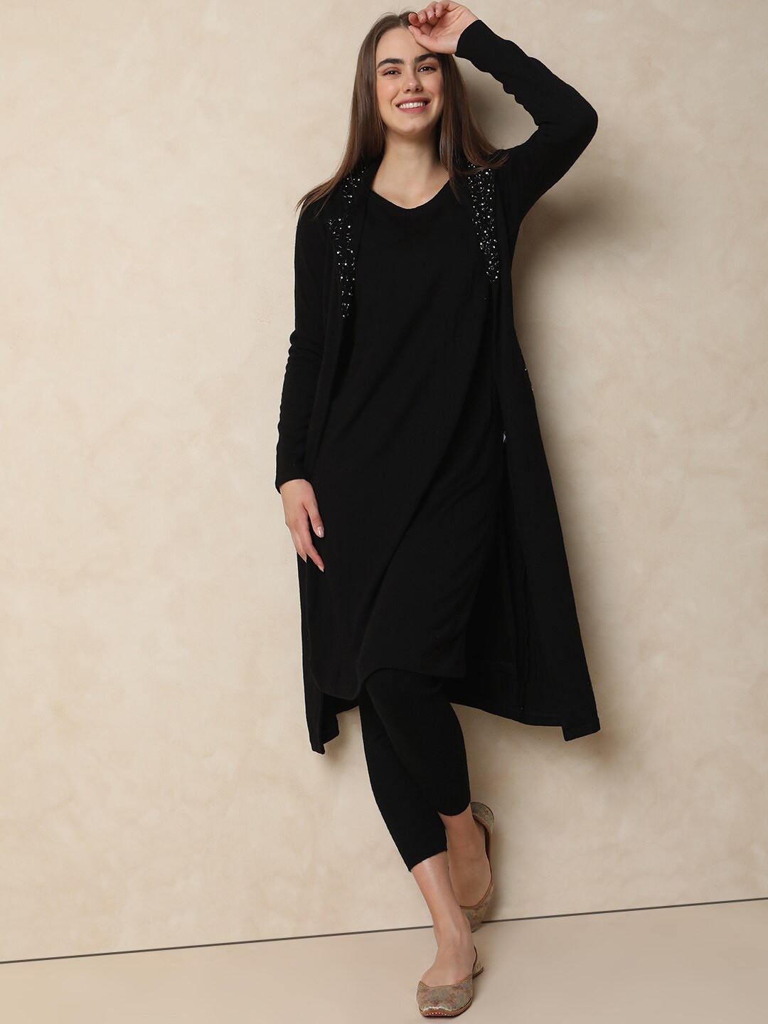 

Indifusion Embellished Thread Work Acrylic Kurta & Coat, Black
