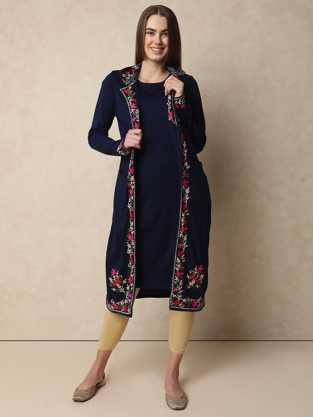 

Indifusion Sleeveless Kurta with Floral Embroidered Shrug, Blue